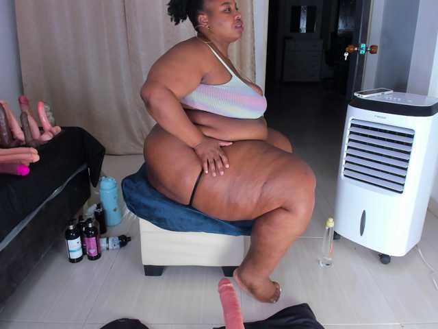 BiigAsshot, en directo ahora en BongaCams