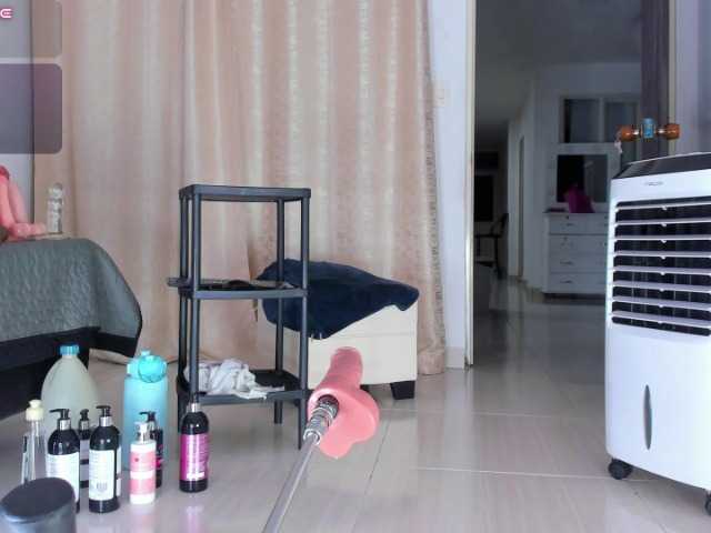 BiigAsshot live cam on BongaCams