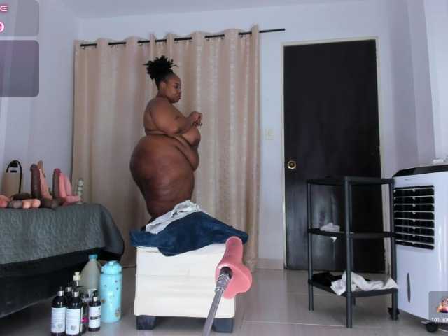 BiigAsshot live cam on BongaCams