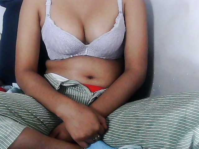 Sarah-myah2 live cam on BongaCams