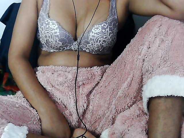 Sarah-myah2 live cam on BongaCams