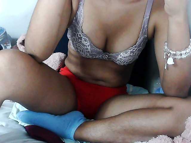 Sarah-myah2 live cam on BongaCams