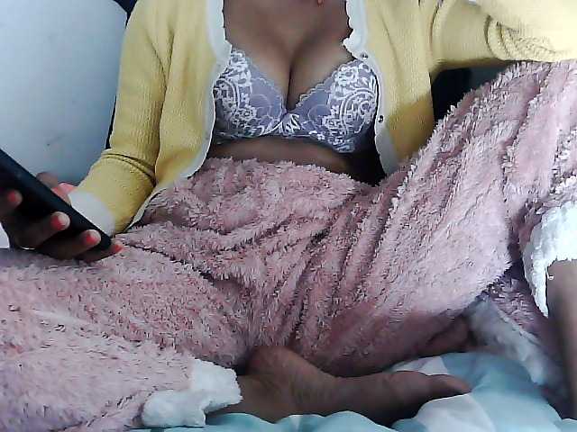 Sarah-myah2 live cam on BongaCams