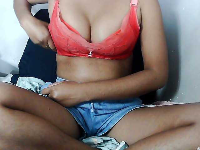 Sarah-myah2 live cam on BongaCams