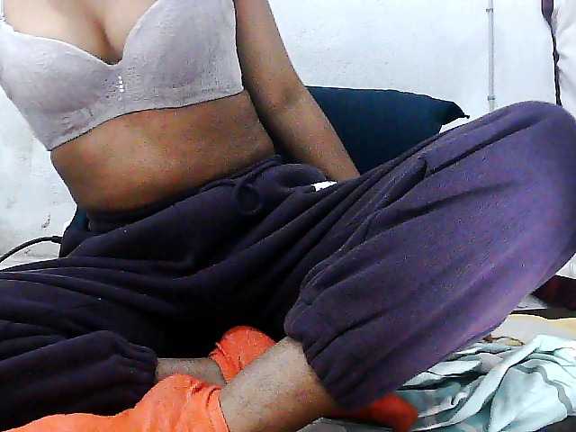 Sarah-myah2 live cam on BongaCams