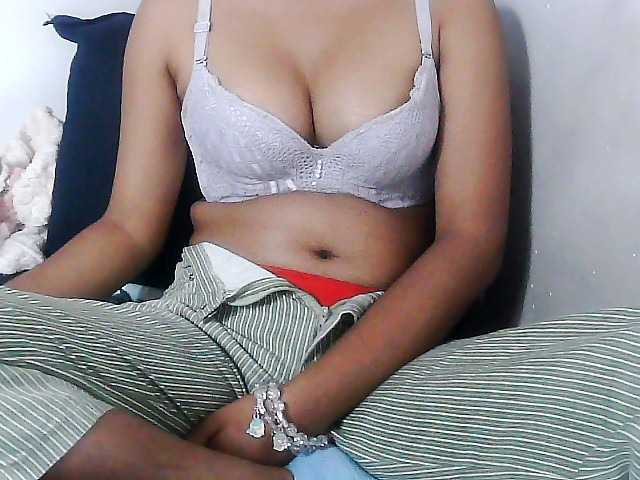Sarah-myah2 live cam on BongaCams