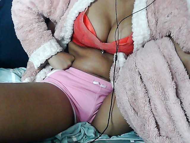 Sarah-myah2 live cam on BongaCams
