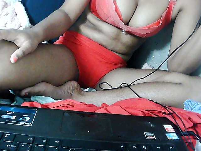 Sarah-myah2 live cam on BongaCams