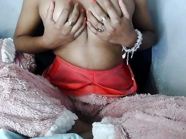 Sarah-myah2 live cam on BongaCams