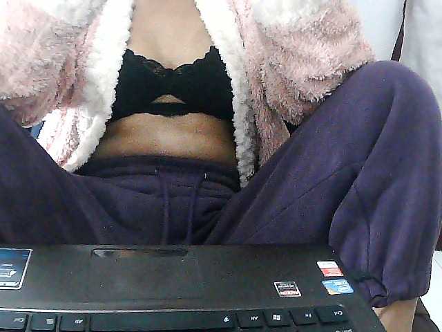 Sarah-myah2 live cam on BongaCams