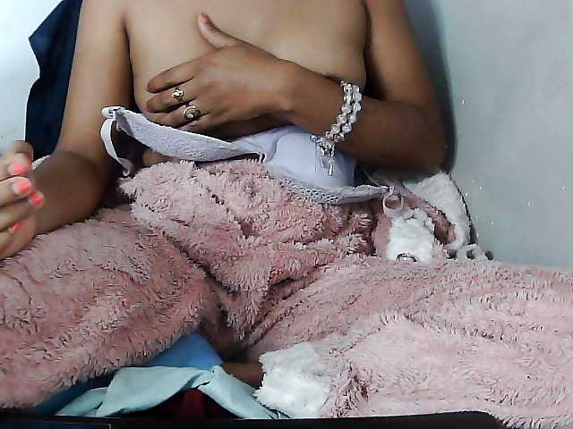 Sarah-myah2 live webcam show