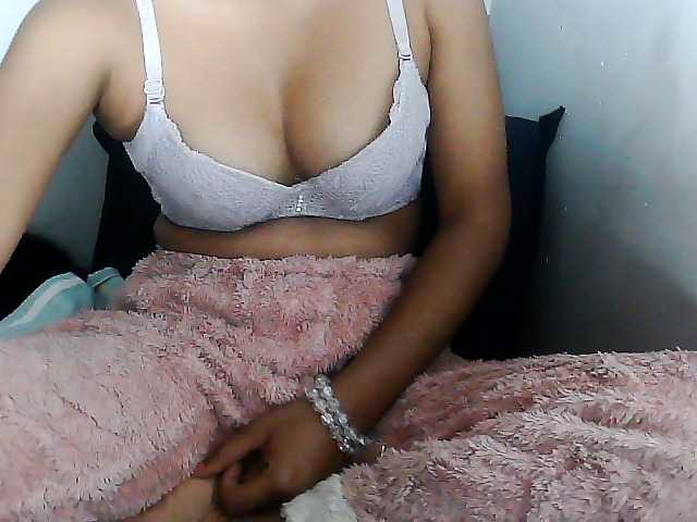 Sarah-myah2 live cam on BongaCams