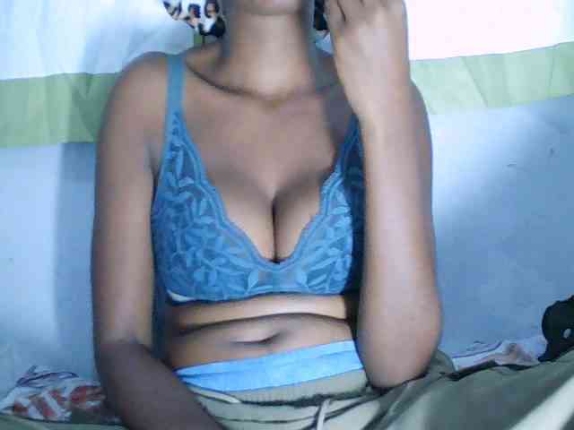 Sarah-myah2 webcam