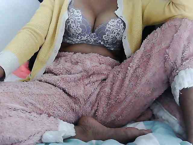 Sarah-myah2 webcam
