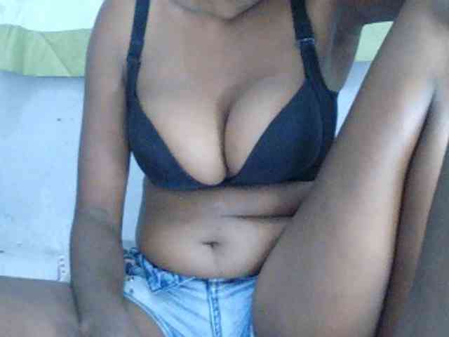 Sarah-myah2 webcam