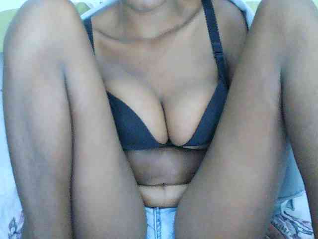 Sarah-myah2 webcam