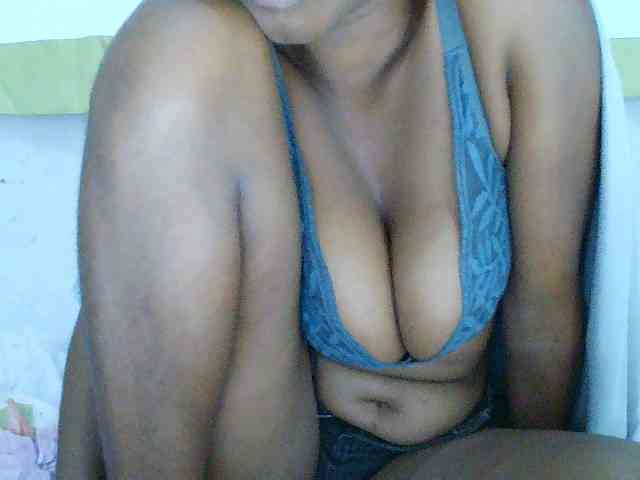 Sarah-myah2 webcam