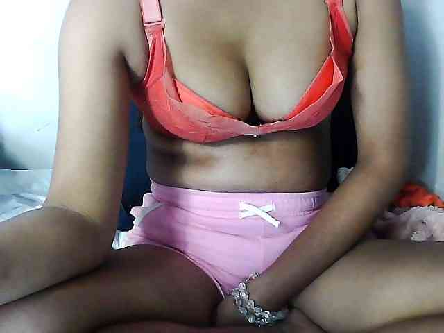 Sarah-myah2 webcam