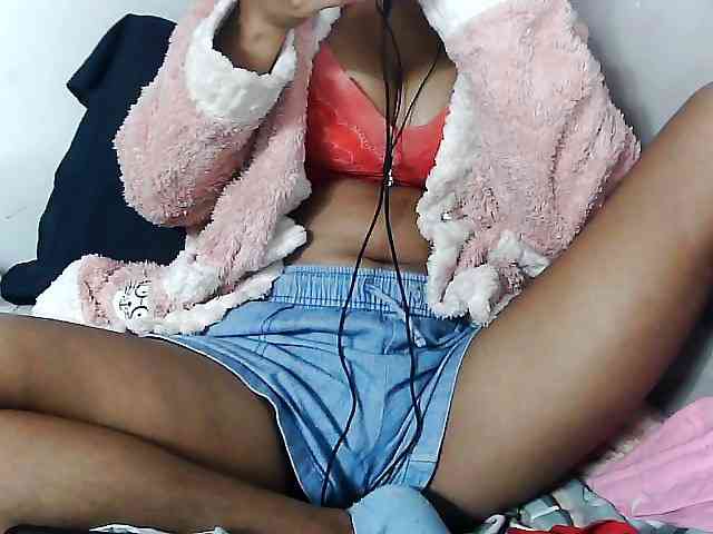 Sarah-myah2 webcam