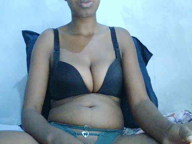 Sarah-myah2 webcam