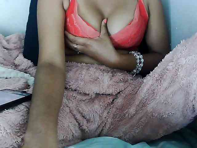 Sarah-myah2 webcam