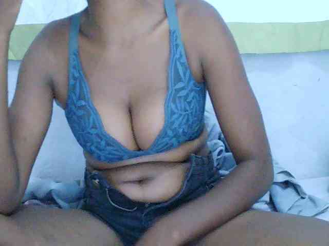 Sarah-myah2 webcam