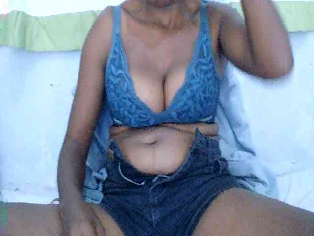 Sarah-myah2 webcam