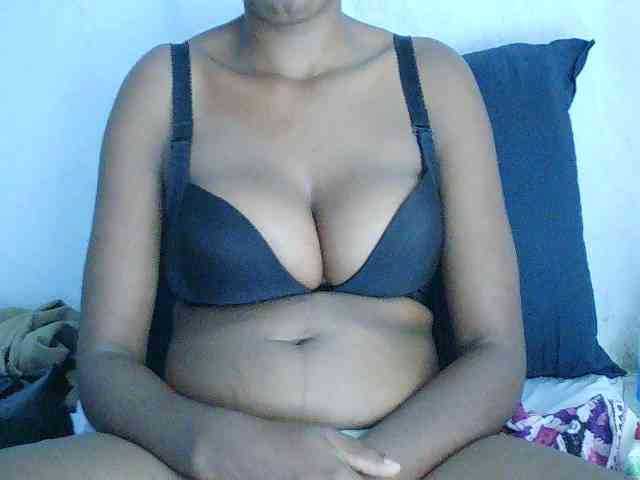 Sarah-myah2 webcam