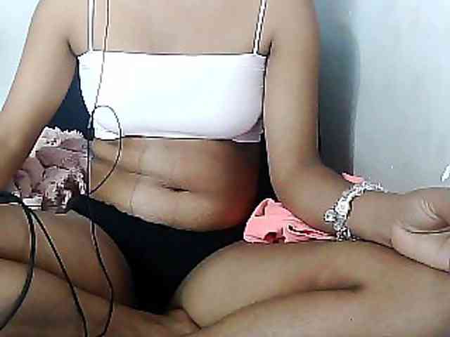 Sarah-myah2 webcam