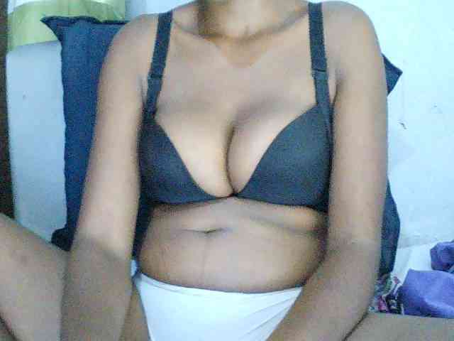 Sarah-myah2 webcam