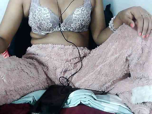 Sarah-myah2 webcam