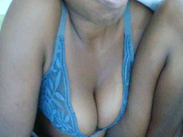 Sarah-myah2 webcam