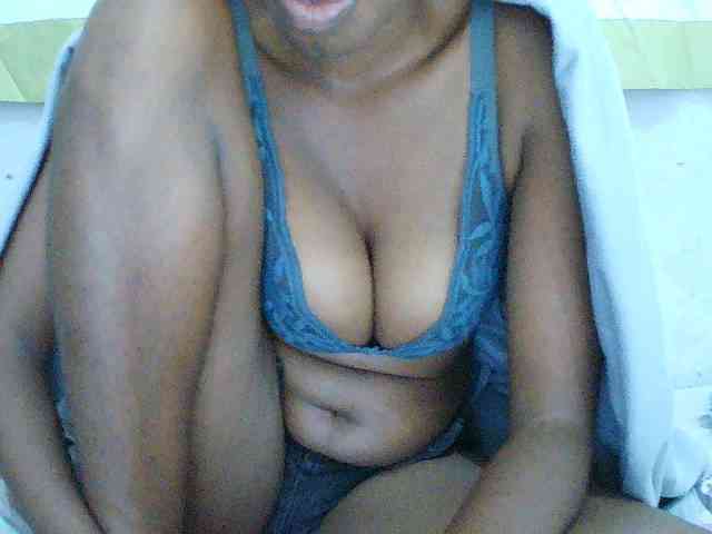 Sarah-myah2 webcam