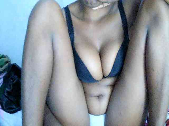 Sarah-myah2 webcam