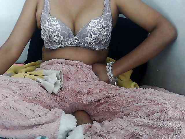 Sarah-myah2 webcam