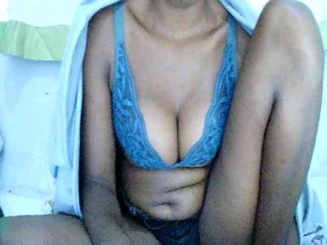 Sarah-myah2 webcam
