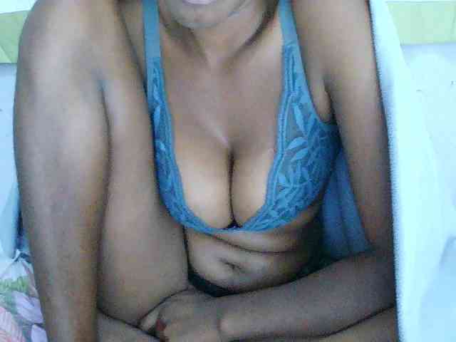 Sarah-myah2 webcam
