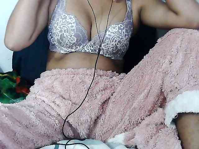 Sarah-myah2 webcam