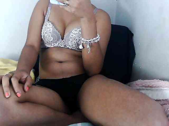 Sarah-myah2 webcam