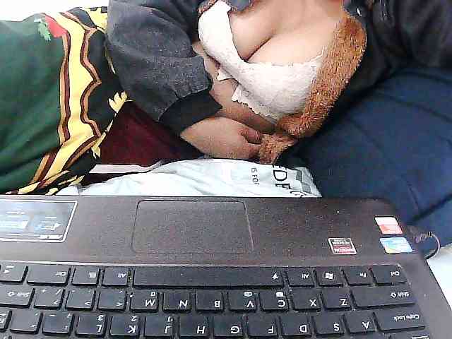 Sarah-myah2 webcam