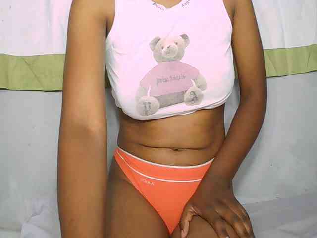 Sarah-myah2 webcam