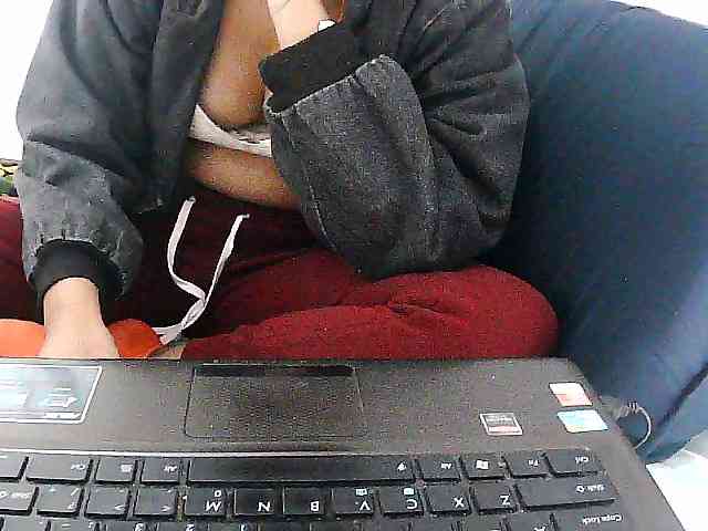 Sarah-myah2 webcam