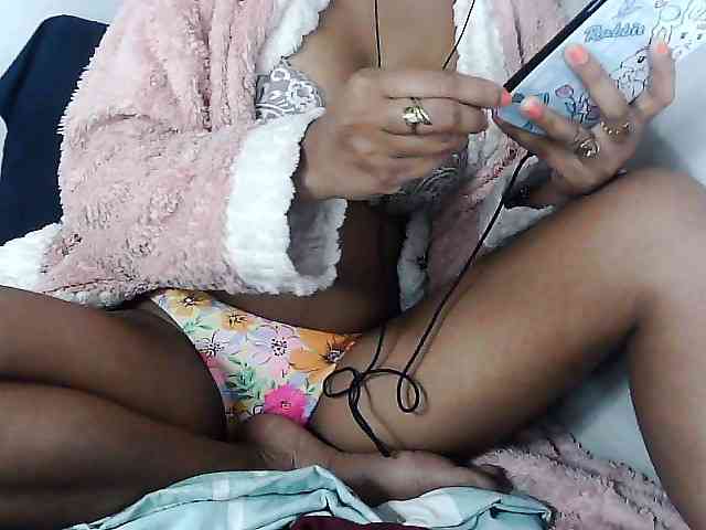 Sarah-myah2 webcam