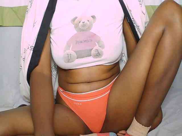 Sarah-myah2 webcam