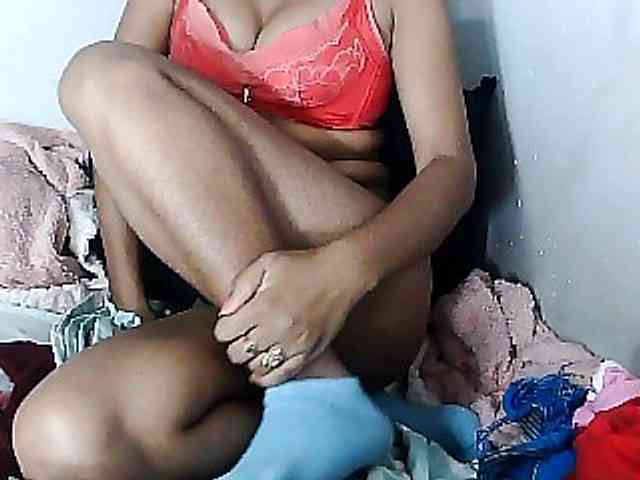 Sarah-myah2 webcam