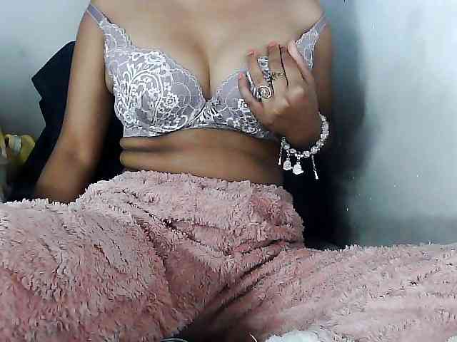 Sarah-myah2 webcam