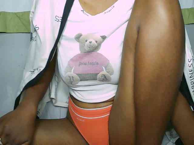 Sarah-myah2 webcam