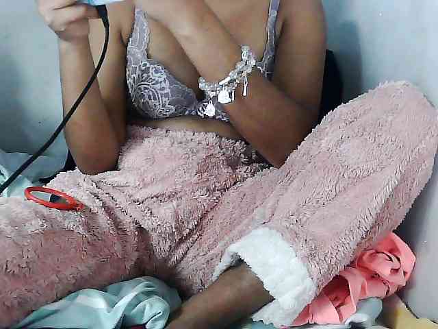 Sarah-myah2 webcam
