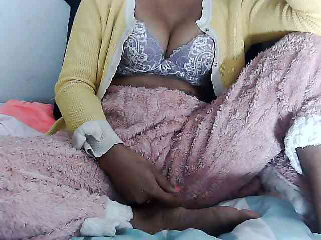 Sarah-myah2 webcam