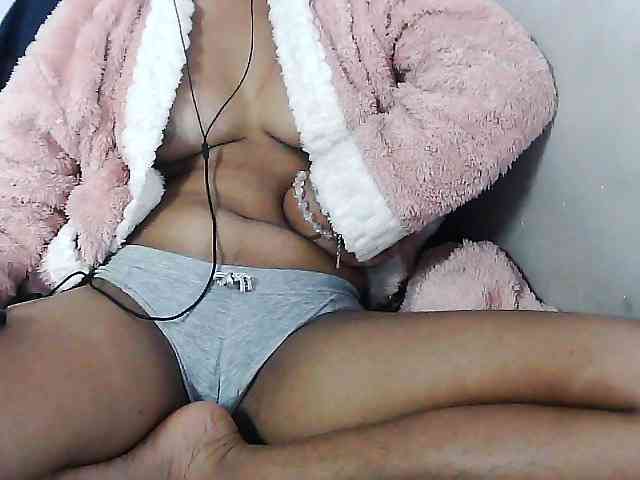 Sarah-myah2 Sarah-myah2